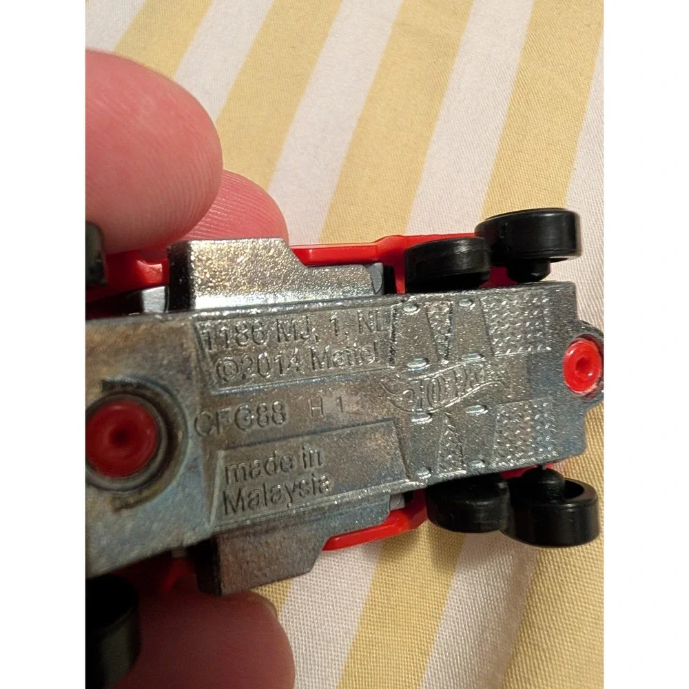 2015 Hot Wheels 75 HW City Surf Patrol LOOPSTER Red Hands Down Variant CFG88
